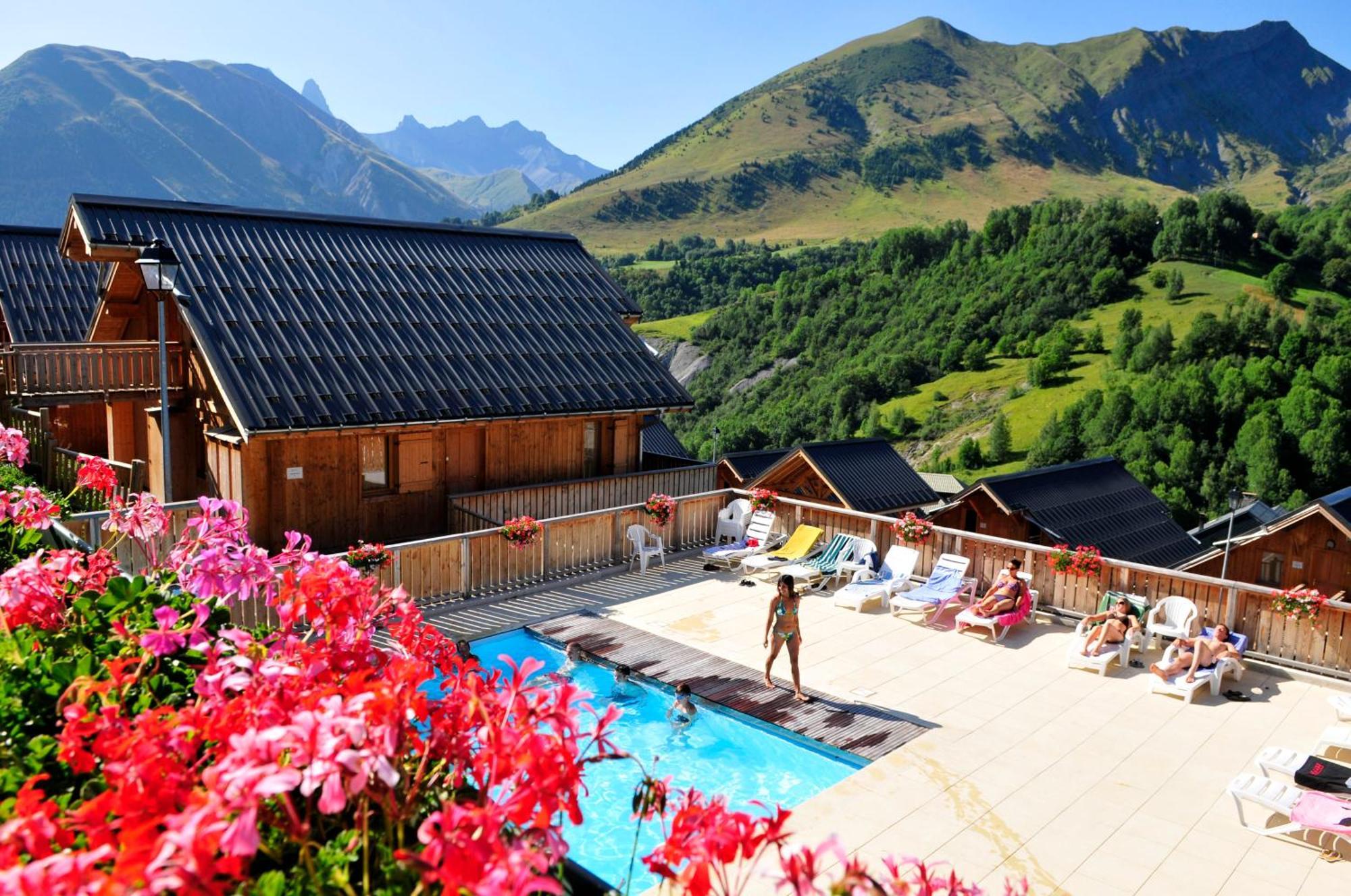 Residence Goelia Les Chalets Des Ecourts Сен-Жан-д'Арв Екстериор снимка